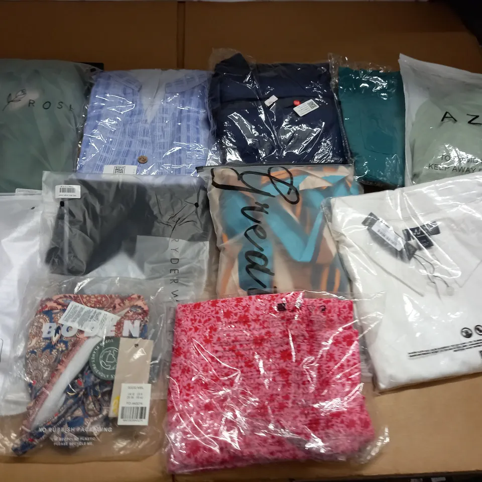 LARGE QUANTITY OF ASSORTED BAGGED CLOTHING ITEMS TO INCLUDE EMERY ROSE, BODEN AND BOOHOO
