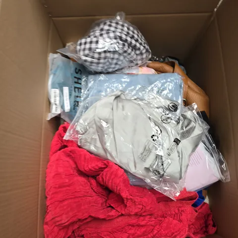 APPROXIMATELY 30 ASSORTED CLOTHING ITEMS IN VARIOUS SIZES, STYLES & COLOURS - COLLECTION ONLY