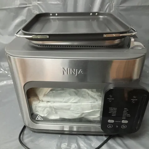 BOXED NINJA MULTIFUNCTION 14 IN 1 OVEN & AIR FRYER WITH BROWNIE TIN