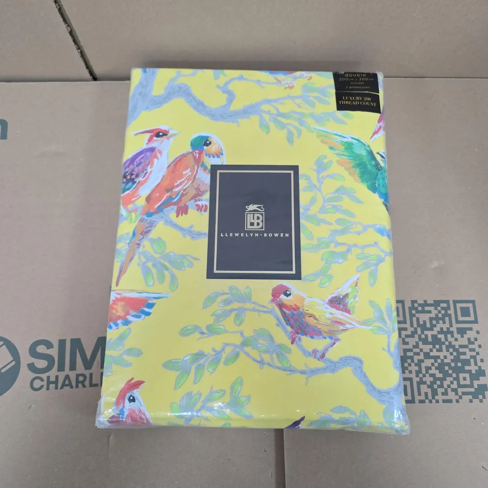 LLEWELYN BOWEN BIRDITY ABSURDITY DOUBLE DUVET SET