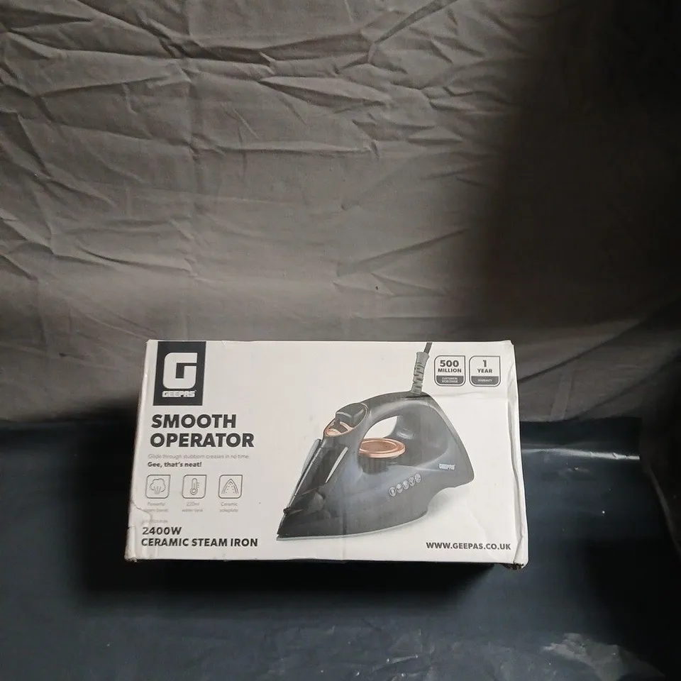 GEEPAS SMOOTH OPERATOR 2400W CERAMIC STEAM IRON – BOXED