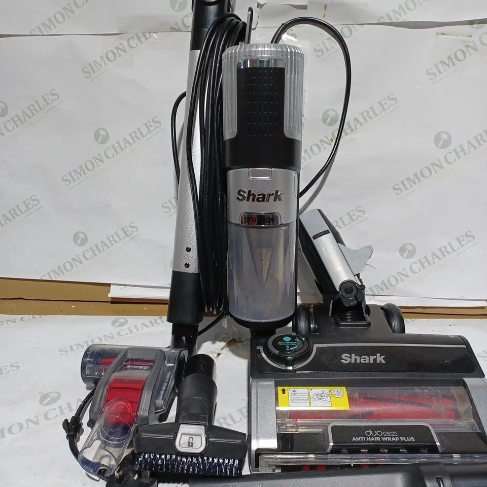 SHARK STRATOS ANTI HAIR WRAP PET PRO VACUUM CLEANER