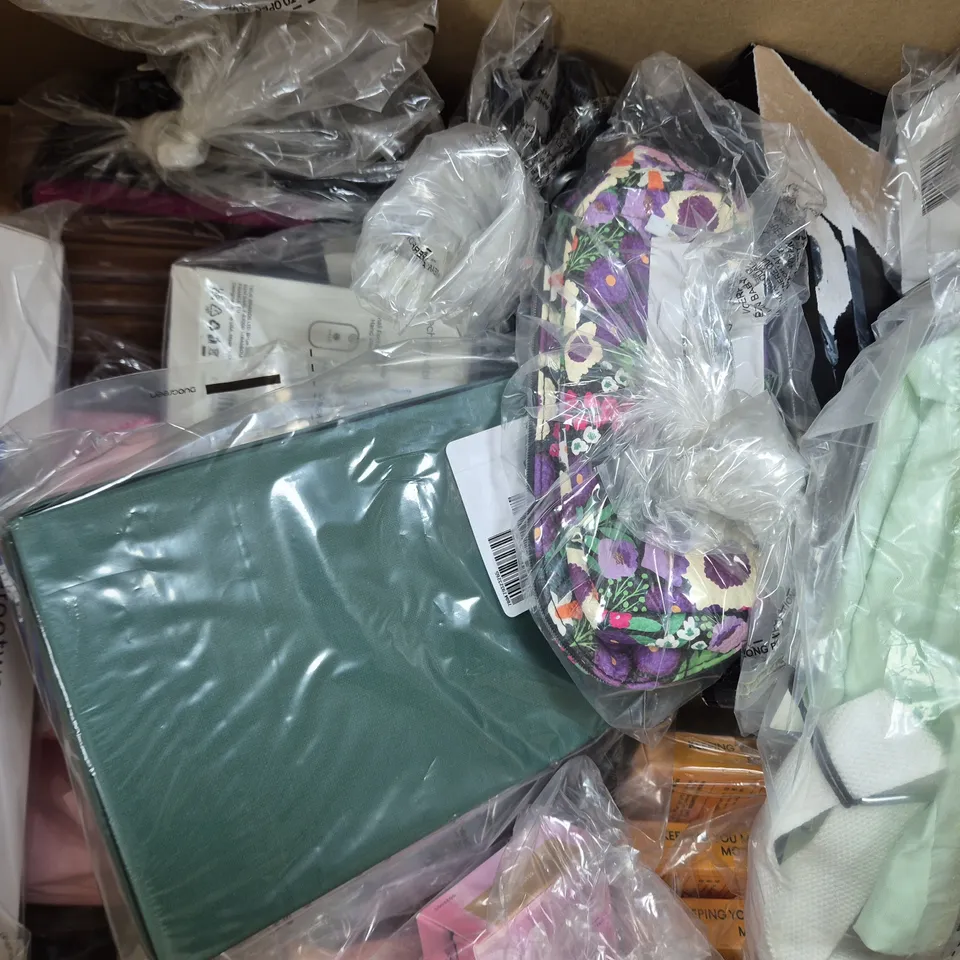 BOX OF APPROXIMATELY 15 ASSORTED HOUSEHOLD ITEMS TO INCLUDE HIGH WAIST UNDERWEAR, ETC - COLLECTION ONLY