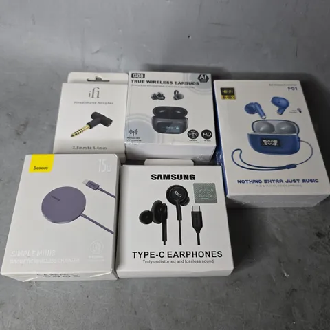 APPROXIMATELY 10 ASSORTED ITEMS TO INCLUDE - SAMSUNG TYPE C EARPHONES , TRUE WIRELESS EARBUDS , HEADPHONE ADAPTER ETC