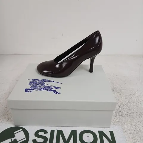 BURBERRY BURGUNDY PATENT LEATHER COURT SHOES – UK 5 (EU 38)