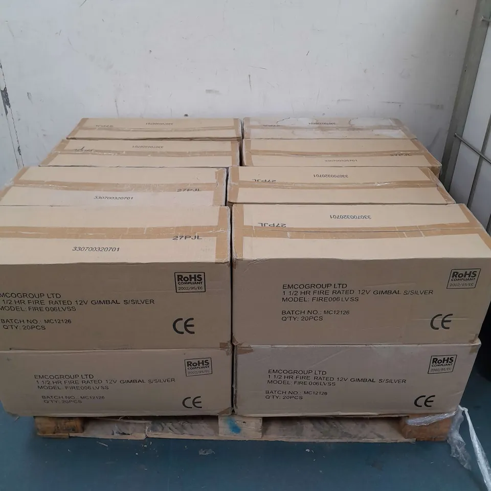 PALLET OF APPROX 300 EMCOLITE GIMBAL DOWNLIGHTS IN SILVER FIRE006LV - COLLECTION ONLY