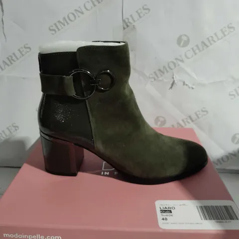 MODA IN PELLE SIZE 7 LIARO KHAKI SUEDE SHORT ANKLE BOOT - BOXED 