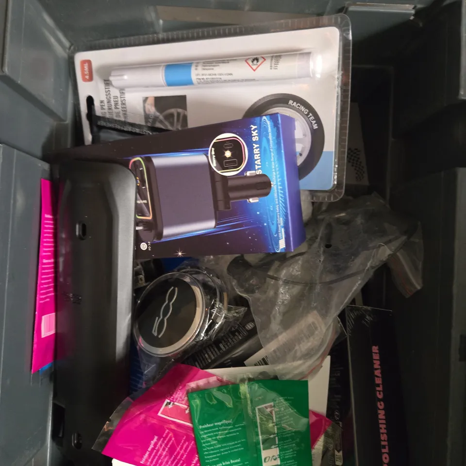APPROXIMATELY 15 ASSORTED VEHICLE PARTS/ACCESSORIES TO INCLUDE FILTER, TIRE MARKING PEN, POLISHING CLEANER ETC