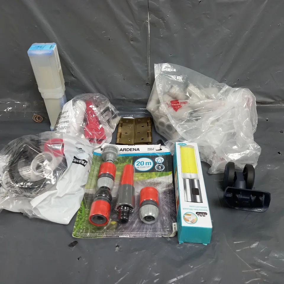 QUANTITY OF ASSORTED HOUSEHOLD ITEMS TO INCLUDE DOOR HINGES, HOSE PIPE PARTS AND OIL SPRAYER DISPENSER