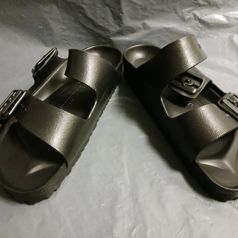 BOXED PAIR OF BIRKENSTOCK ARIZONA EVA SANDALS IN BLACK SIZE UK 5.5