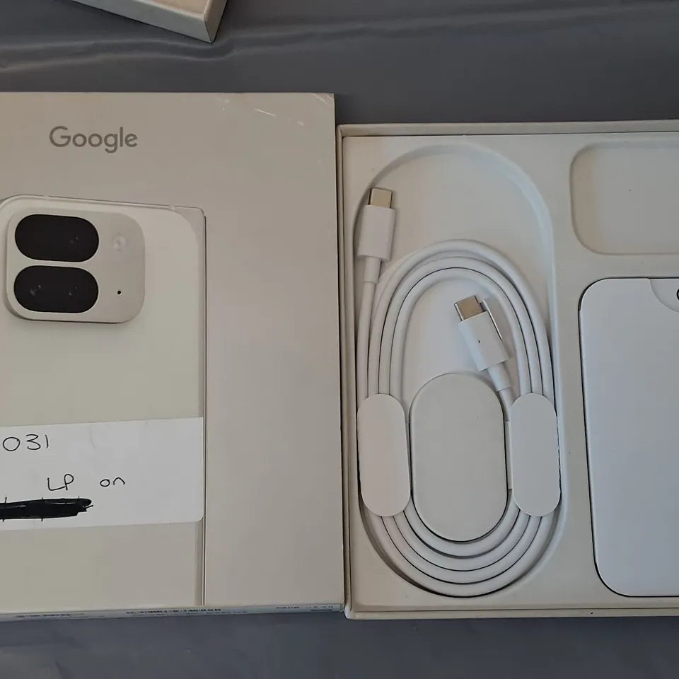 GOOGLE PIXEL 9 PRO FOLD 512GB 16GB RAM IN PORCELAIN 