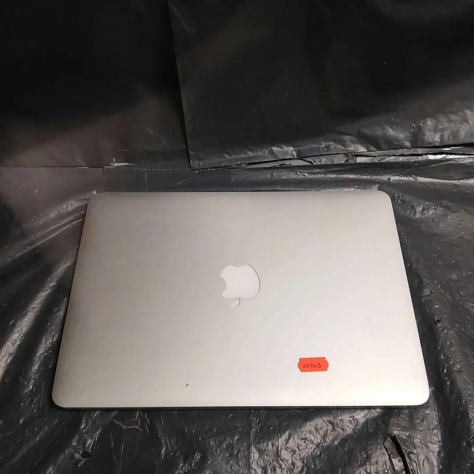 APPLE MACBOOK PRO A1502 13-INCH LAPTOP – SILVER