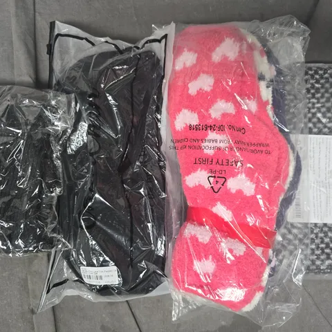 APPROXIMATELY 20 ASSORTED CLOTHING AND FASHION PRODUCTS IN VARIOUS STYLES AND SIZES - COLLECTION ONLY