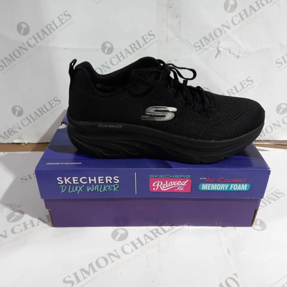 BOXED PAIR OF SKECHERS RELAXED FIT D'LUX WALKER SHOES BLACK UK SIZE 6