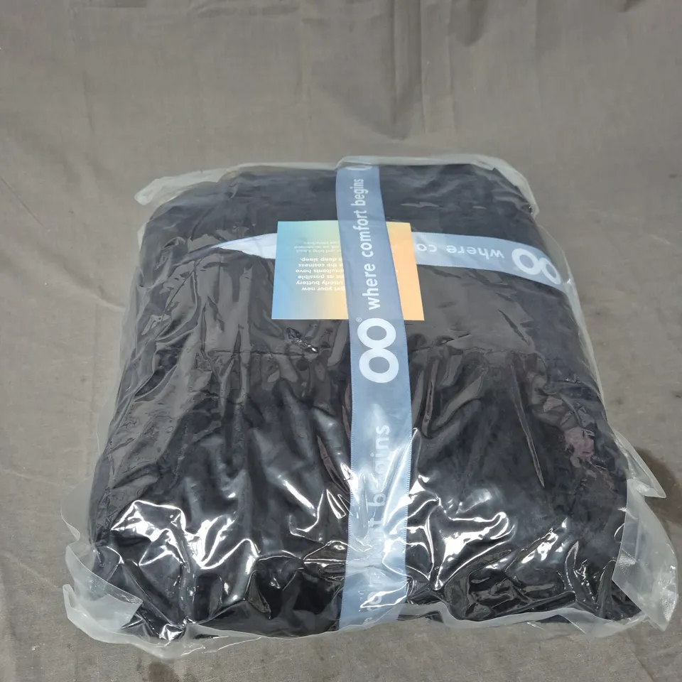 SEALED OODIE OVERSIZED HOODED BLANKET - BLACK