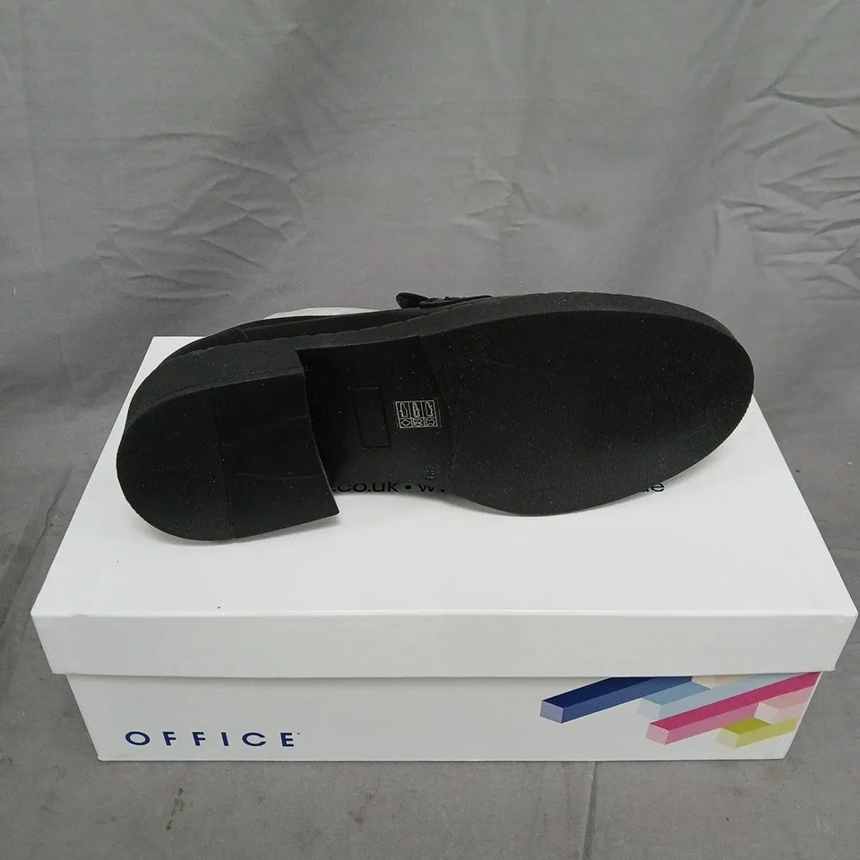 BOXED PAIR OF OFFICE FAVOUR CHUNKY SOLE LEATHER SHOES - 6