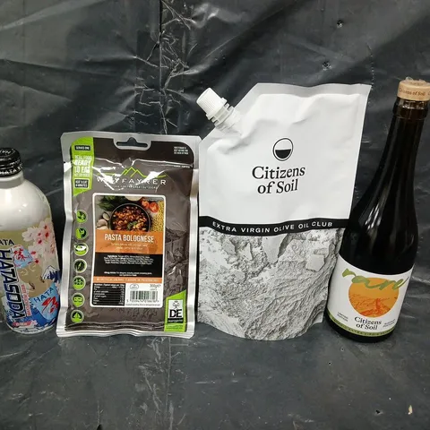APPROXIMATELY 5 ASSORTED FOOD &DRINK ITEMS TO INCLUDE - HATASODA, PASTA BOLOGNESE AND EXTRA VIRGIN OLIVE OIL - COLLECTION ONLY 