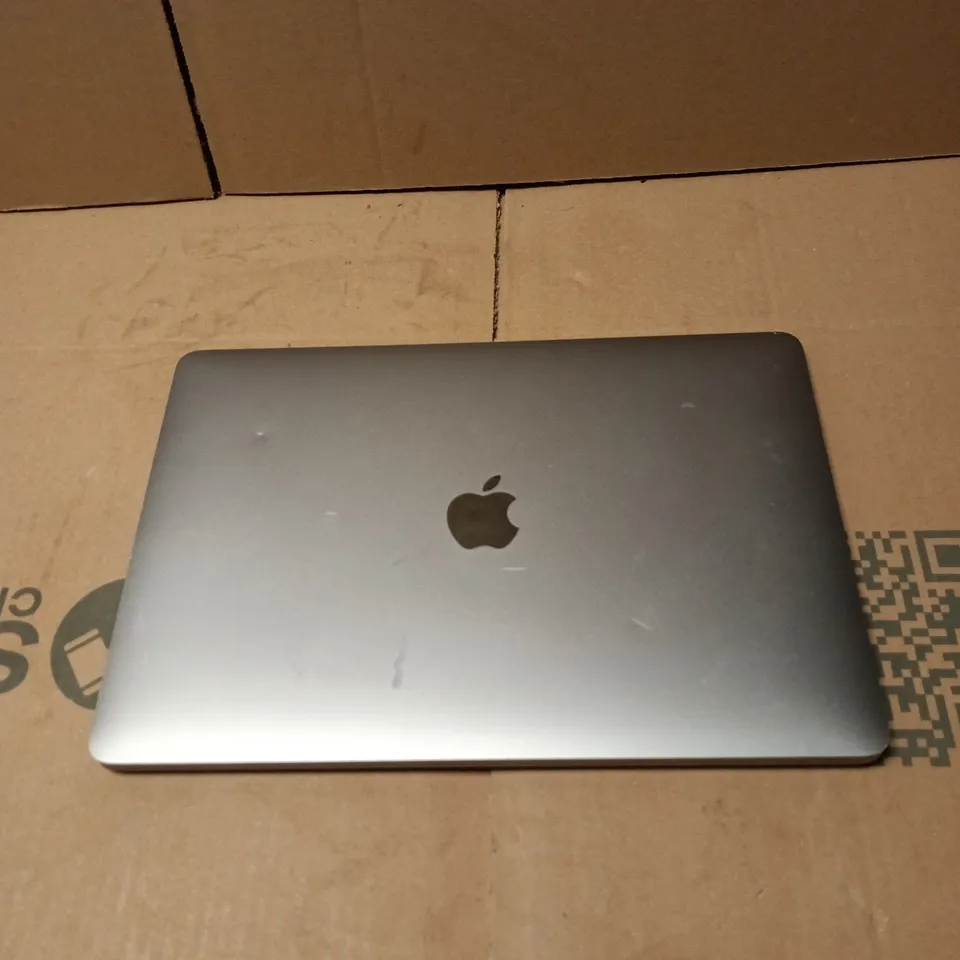 APPLE MACBOOK AIR 