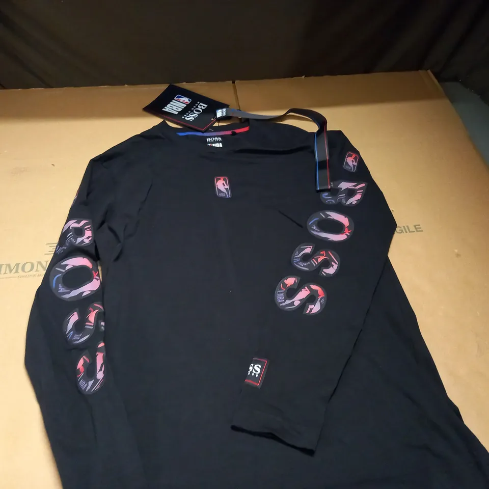 HUGO BOSS NBA LONG SLEEVED T-SHIRT - M