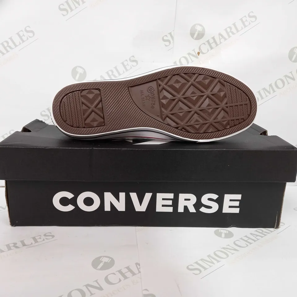 CONVERSE CHUCK TAYLOR ALL STAR HI WIDE FIT TRAINERS IN WHITE - UK 6.5