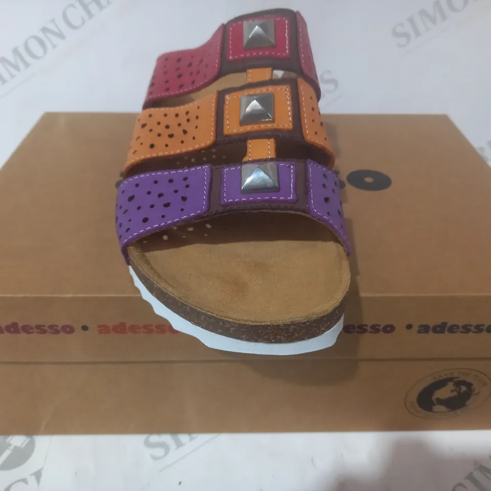 BOXED PAIR OF ADESSO OPEN TOE SANDALS IN RED/ORANGE/PURPLE SIZE 6