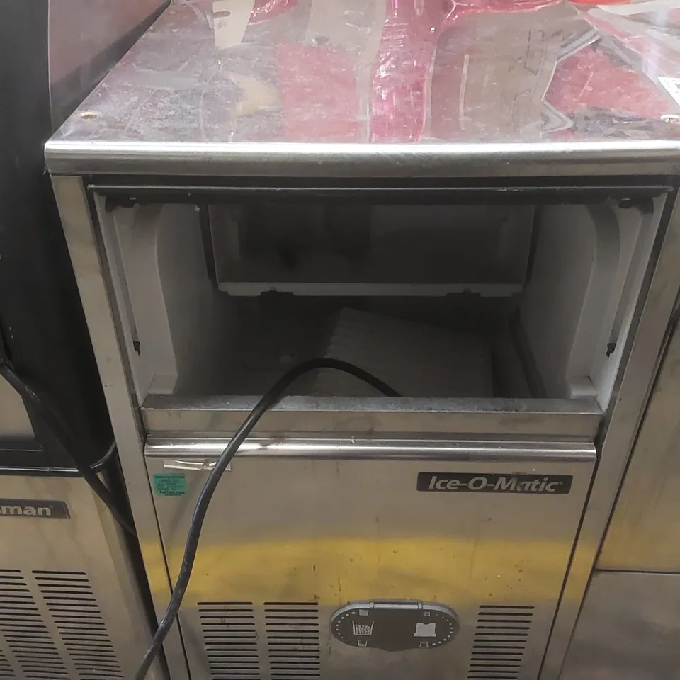 ICE-O-MATIC ICEU 46 AS 230/50/1 SELF-CONTAINED COMMERCIAL AIR-COOLED ICE CUBE MAKER MACHINE
