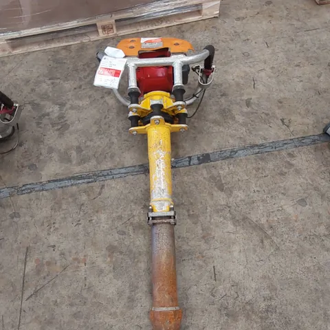 ROBEL 62.05 2 STROKE VERTICAL TAMPER - RAILWAY MAINTENANCE TOOL