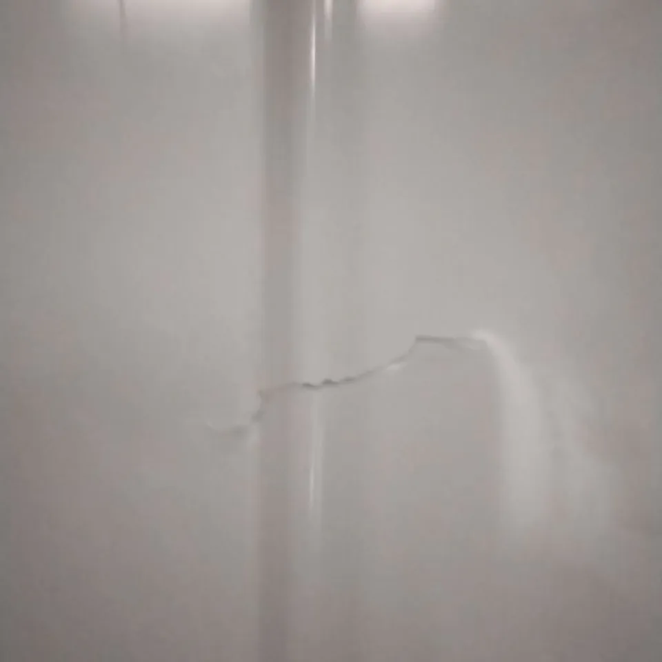 (CRACKED) 169CM X 52CM ACRYLIC BATH PANNEL