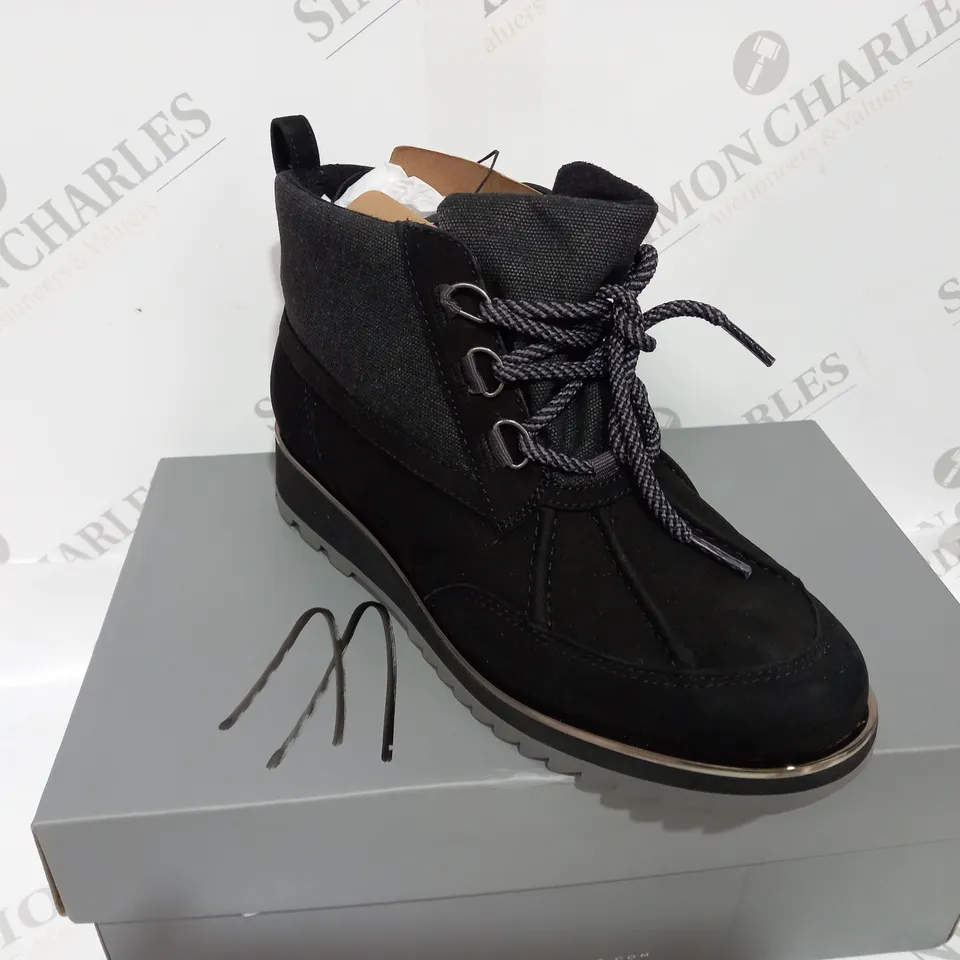 VIONIC NOLAN WATERPROOF BLACK BOOTS SIZE 4.5 - BOXED 