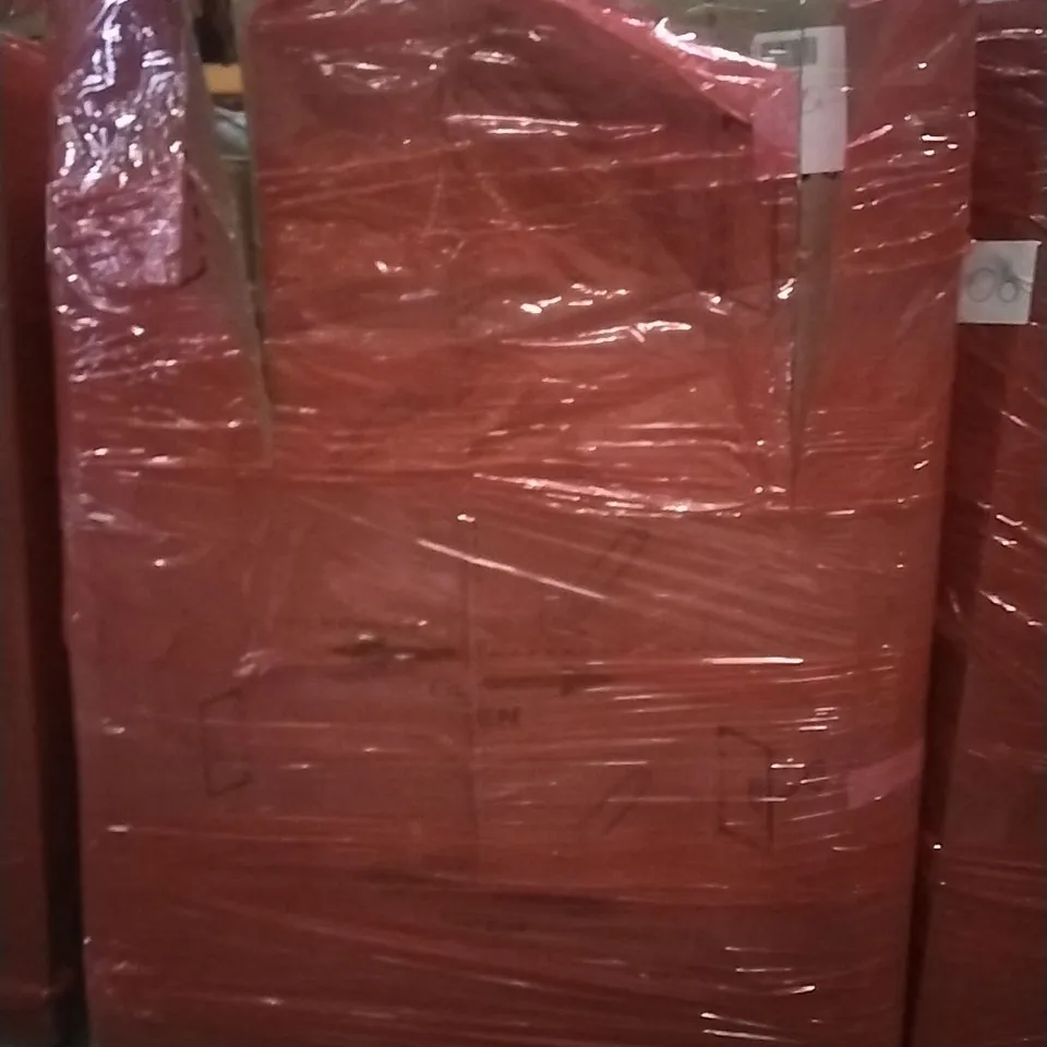 PALLET OF ASSORTED ITEMS INCLUDING; POOL/SNOOKER STICK, MATTRESS TOPPER