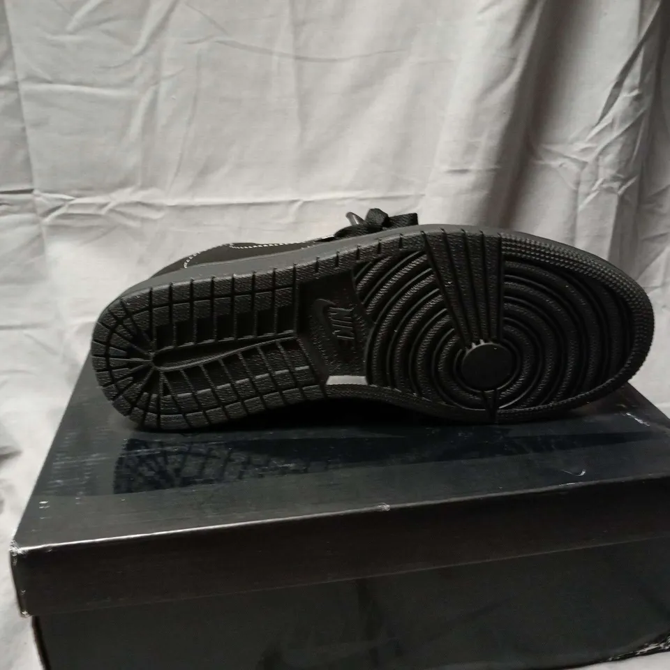 NIKE AIR JORDAN, TRAVIS SCOTT- CACTUS JACK EDITION - BLACK - UK SIZE 8.5