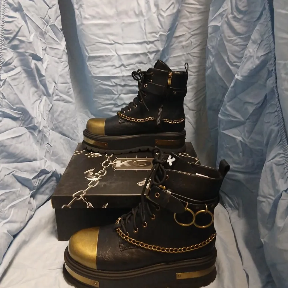 KOI VINTAGE BORIN MENS PLATFORM BOOTS IN FADED ASH, UK 9