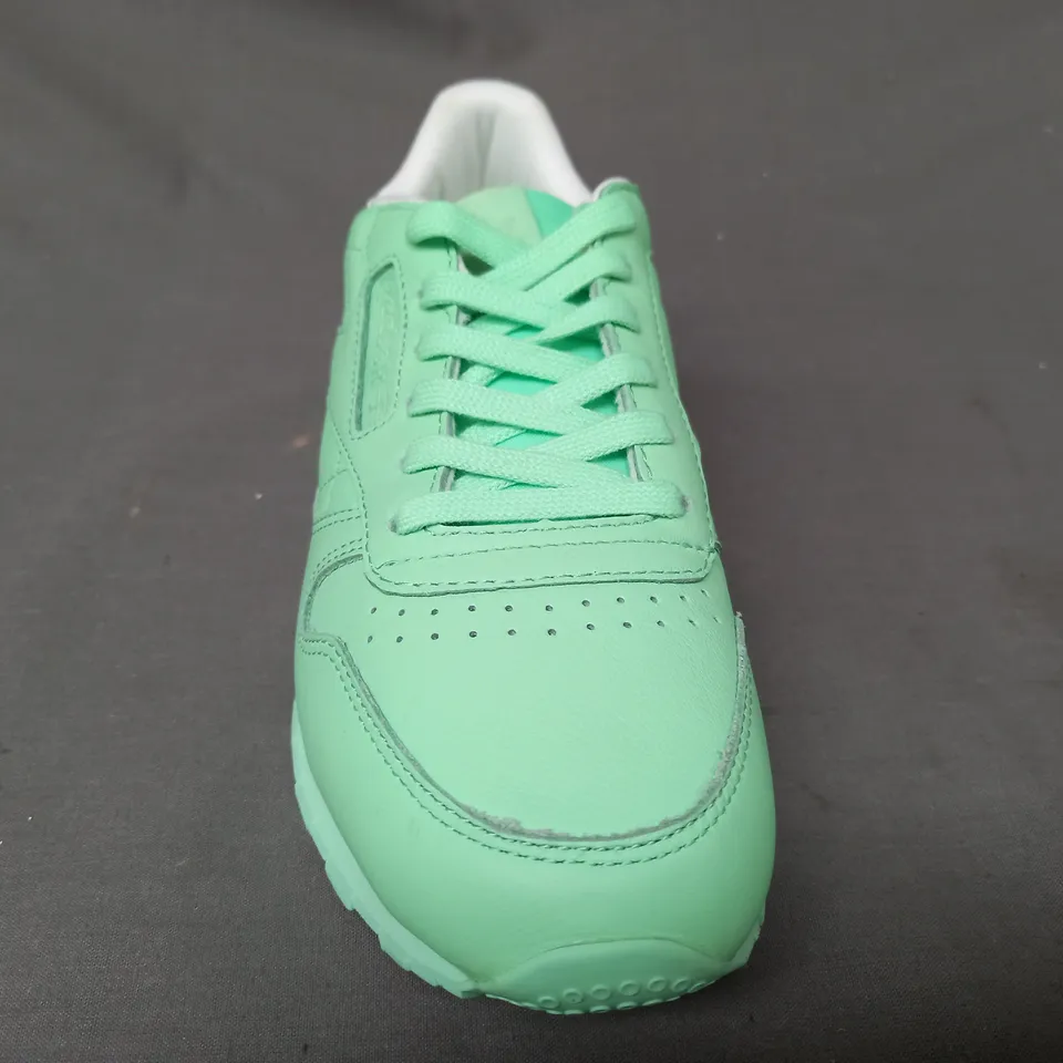 BOXED PAIR OF REEBOK SHOES IN PASTEL GREEN UK SIZE 3