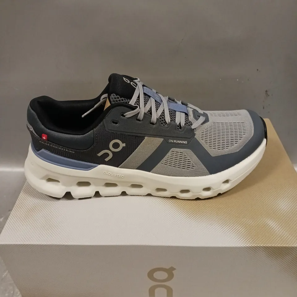 BOXED PAIR OF ON CLOUD CLOUDRUNNER 2 TRAINERS - 8.5