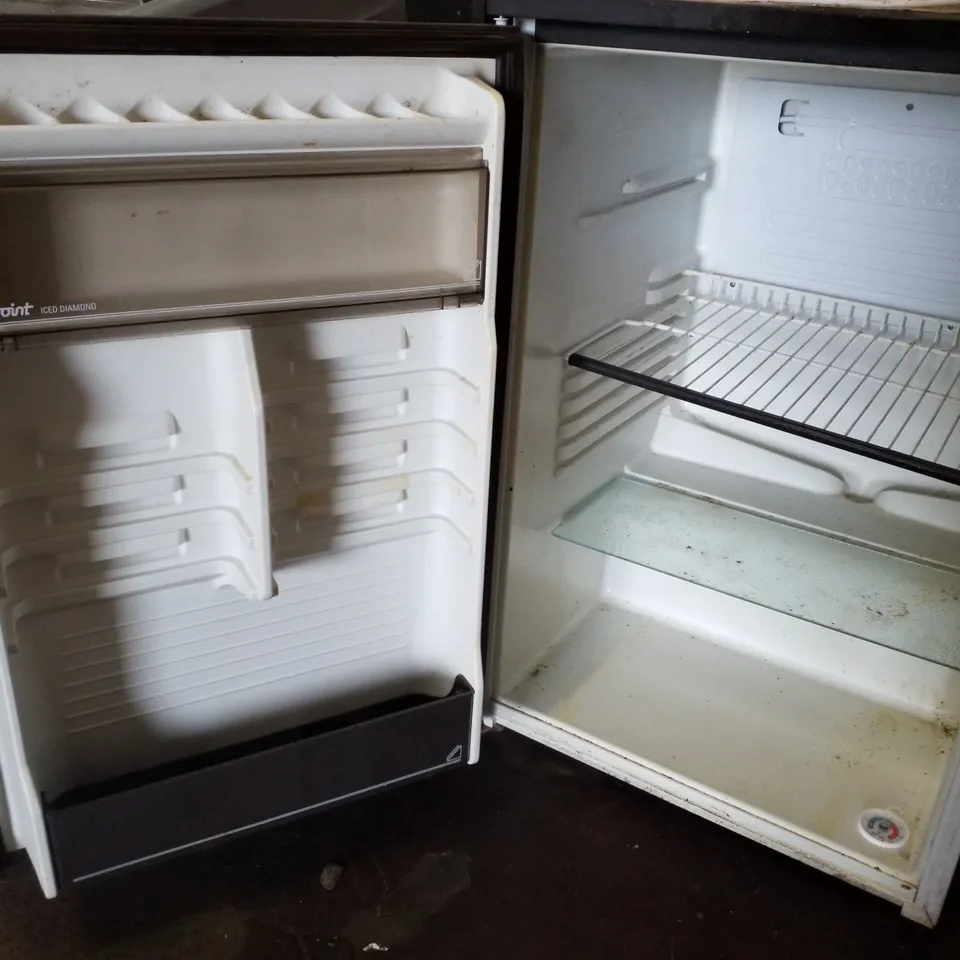 HOTPOINT LARDER 8129 UNDERCOUNTER FRIDGE