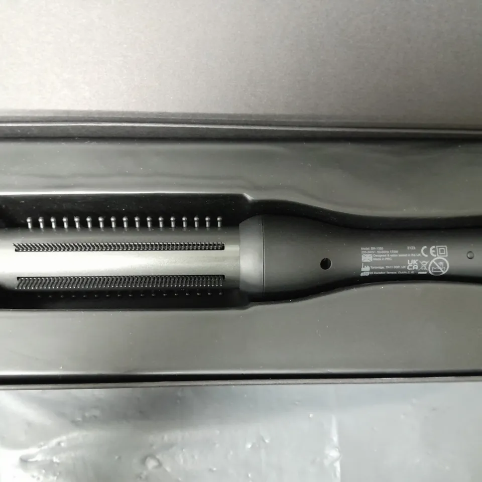 BOXED REVAMP PROGLOSS VOLUME & WAVE HOT CERAMIC BRUSH