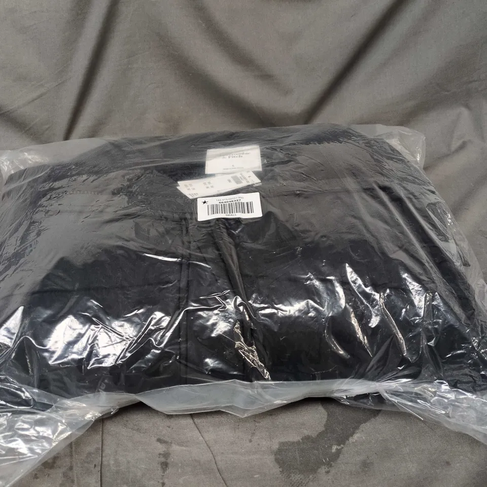 ABERCROMBIE AND FITCH SIZE SMALL COAT