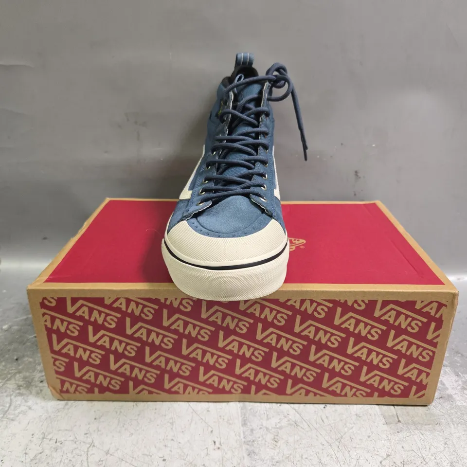 BOXED PAIR OF VANS MTE SK8-HI WATERPROOF SHOES IN BLUE/WHITE SIZE UK 9