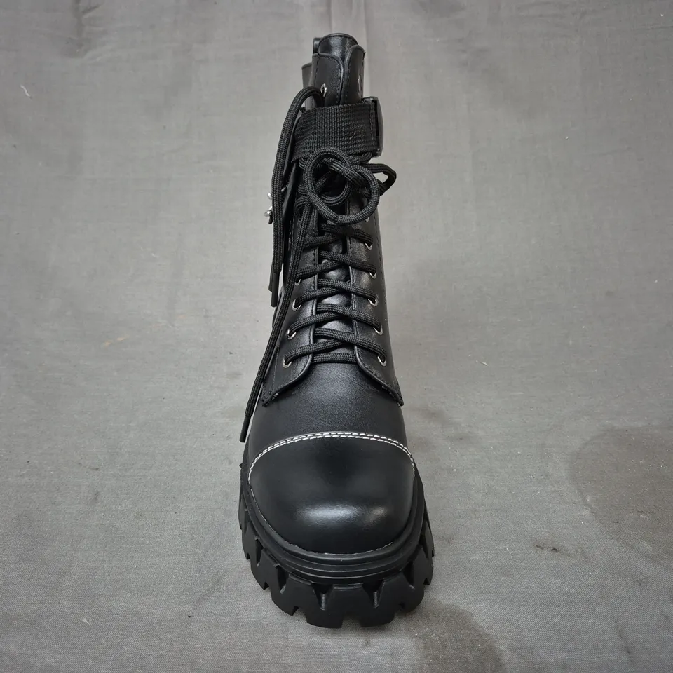 BOXED PAIR OF KOI BANSHEE FALLOUT CYBER BOOTS IN BLACK UK SIZE 3