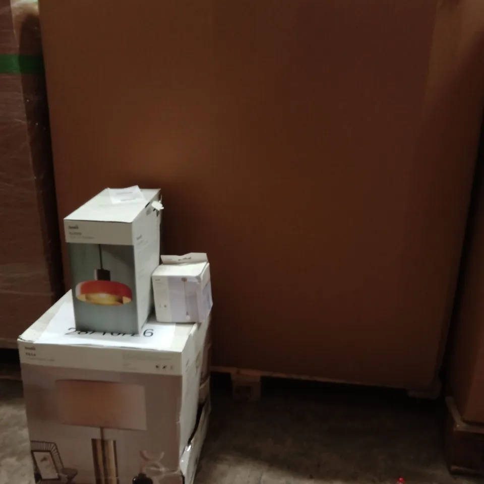 PALLET OF ASSORTED DESIGNER LIGHTING PRODUCTS TO INCLUDE;NESA TABLE LAMP,FLOYD EASY FIT PENDANT,CHARLIE CEILING FITTING