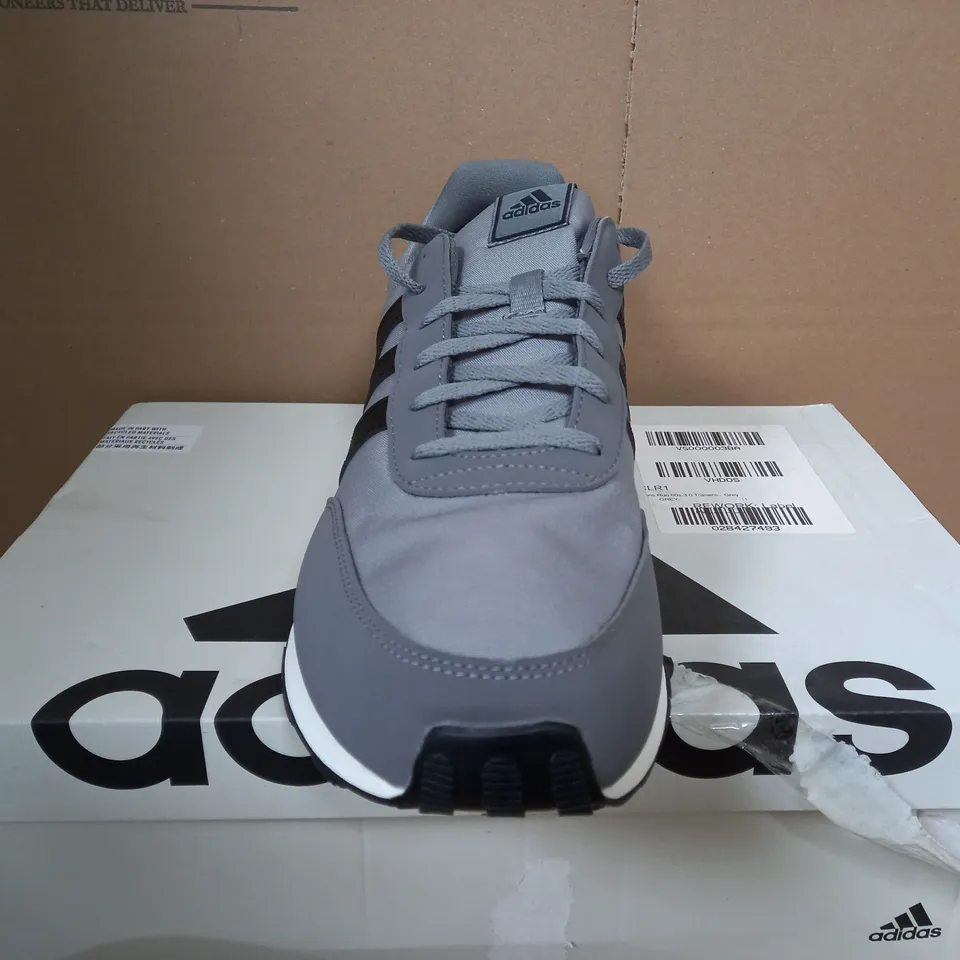 BOXED ADIDAS RUN 60S 3,0 TRAINERS IN GREY - SIZE 11