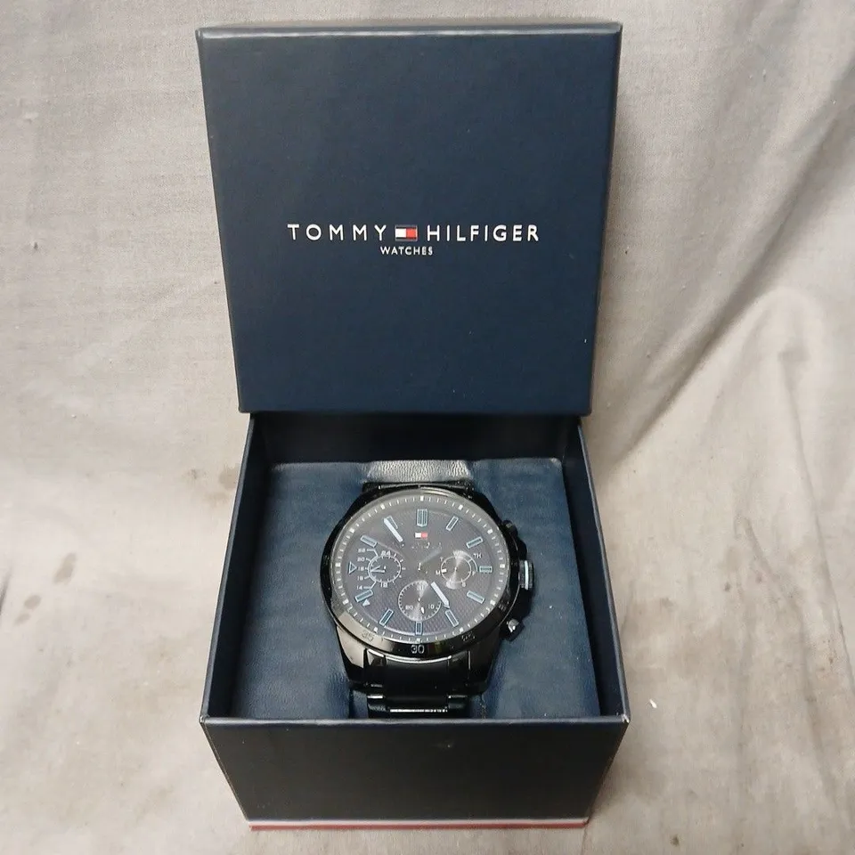 BOXED TOMMY HILFIGER CHRONOGRAPH WATCH IN NAVY