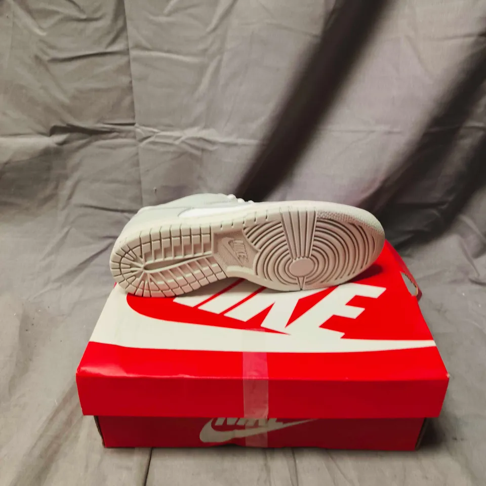 BOXED PAIR OF NIKE KIDS' SNEAKERS – WHITE & LIGHT GREY, ON RED BOX SIZE 3.5