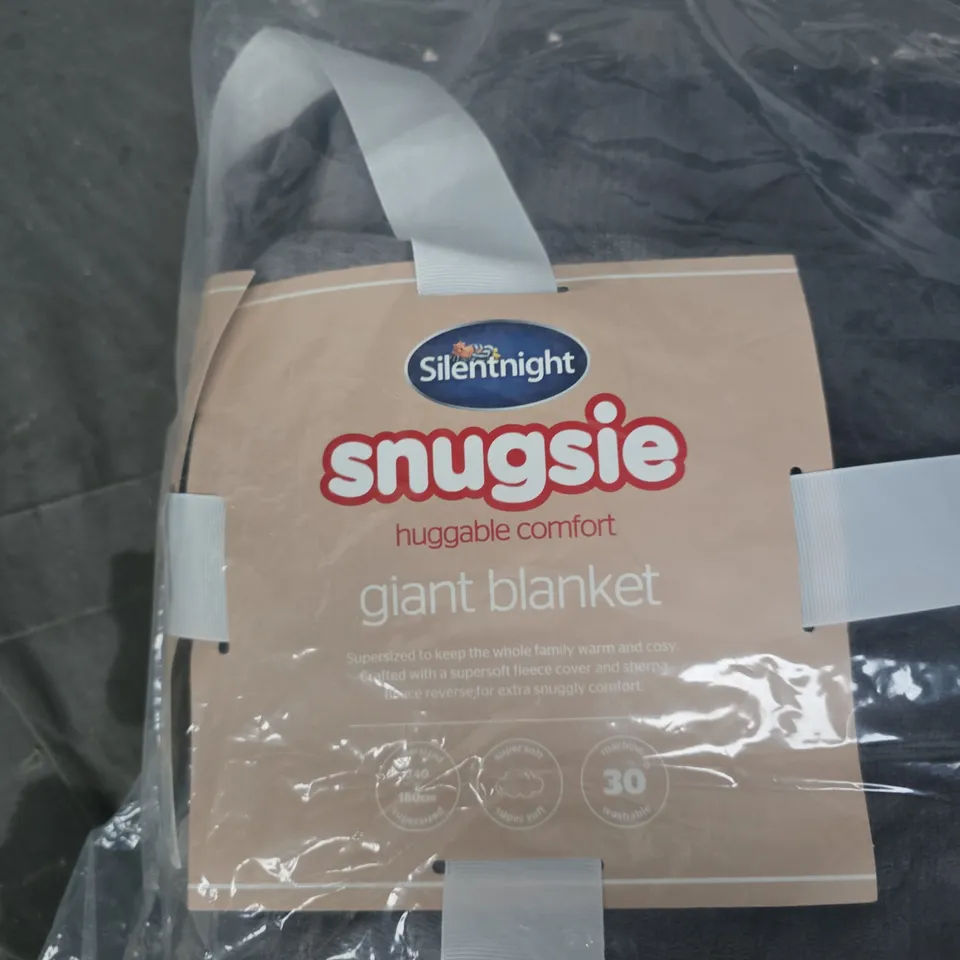 SILENTNIGHT SNUGGIE GIANT BLANKET
