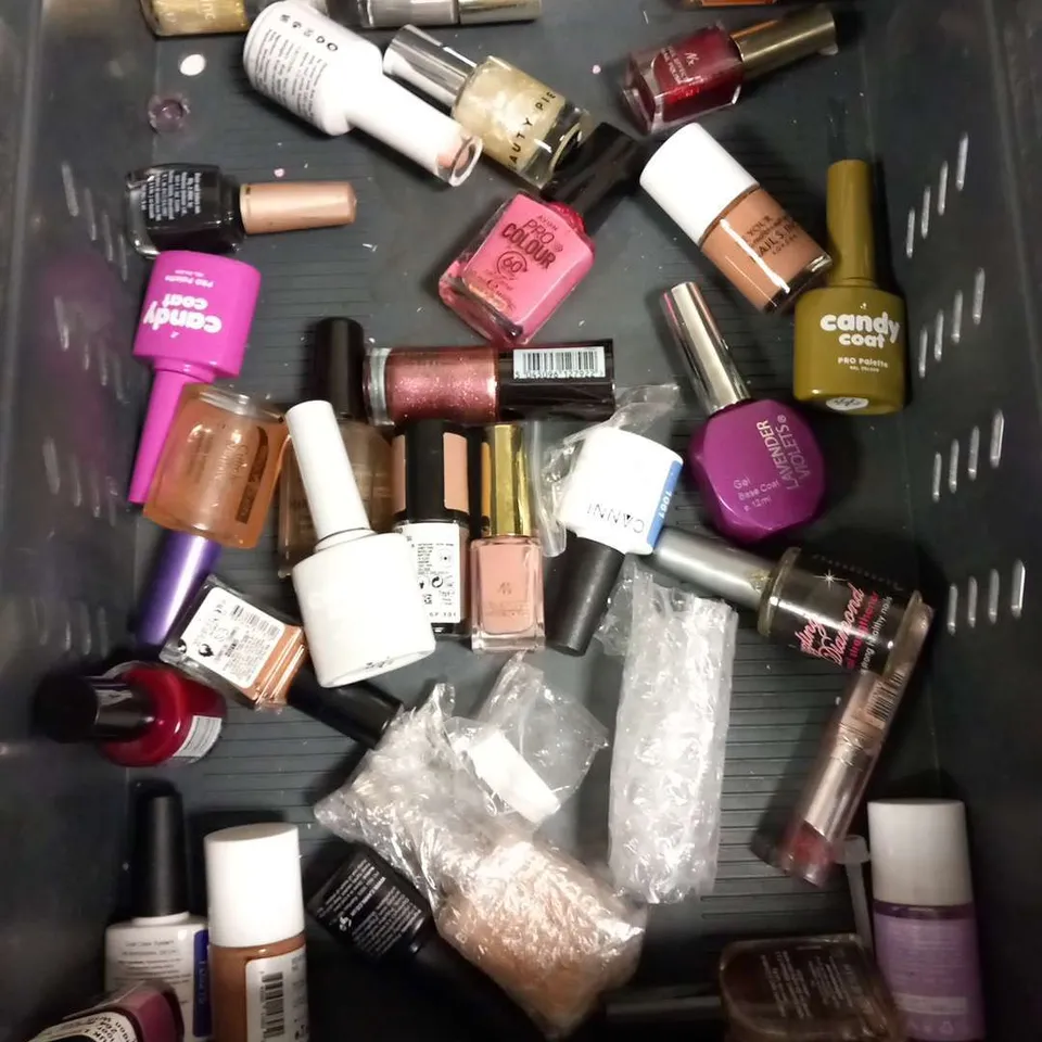 APPROXIMATELY 80 ASSORTED NAIL VARNISH/GELS TO INCLUDE; O.P.I, CANDY COAT, AVON, NAILS INC, DAZZLE, CANNI, NAIL ENVY AND NO 7