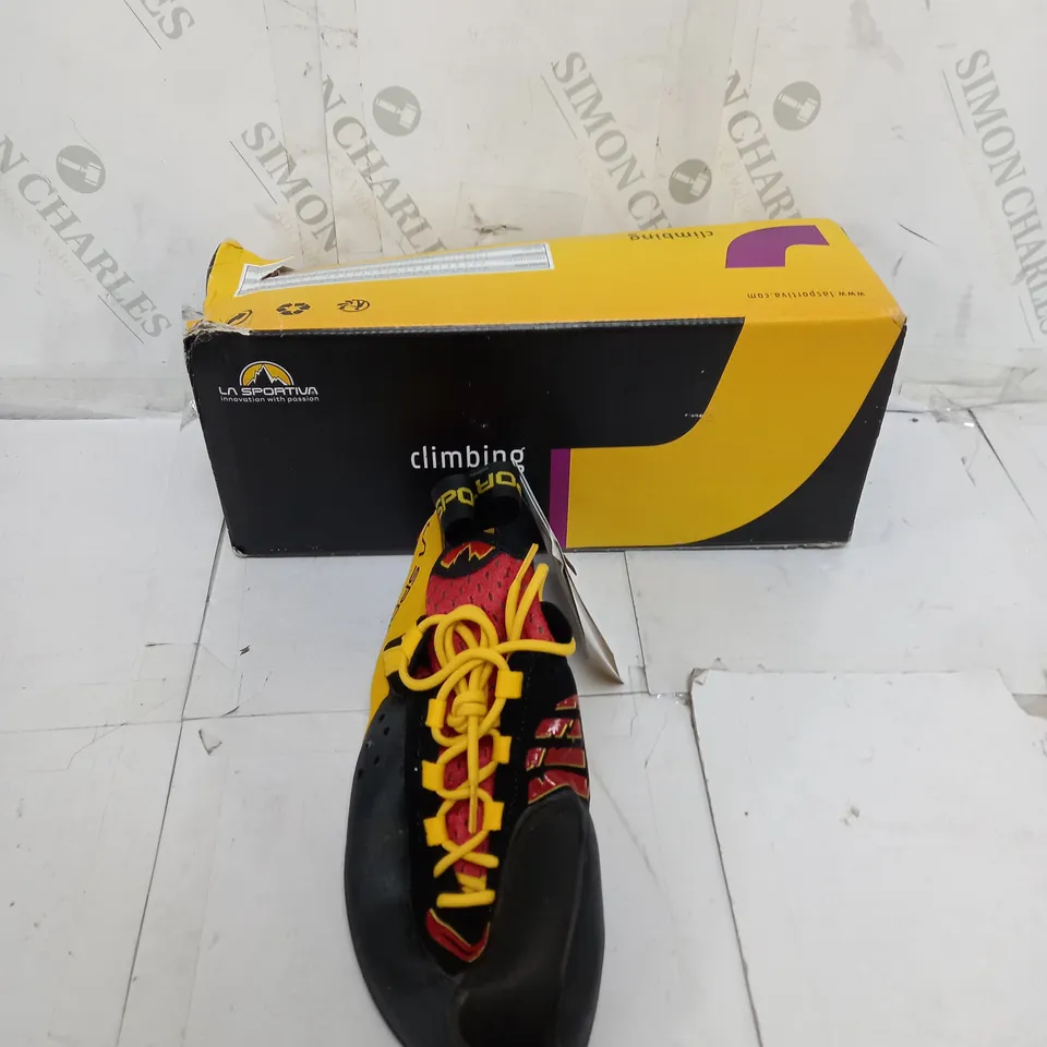 BOXED PAIR OF LA SPORTIVA CLIMBING 10R GENIUS UK 8 