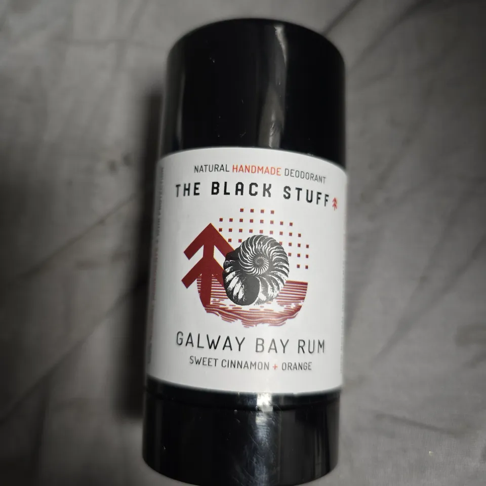 APPROXIMATELY 20 ASSORTED HEALTH AND BEAUTY PRODUCTS INCLUDING MITCHUM DEODORANT , THE BLACK STUFF NATURAL HANDMADE DEODORANT AND LOTTA BODY FOAMING MOUSSE 