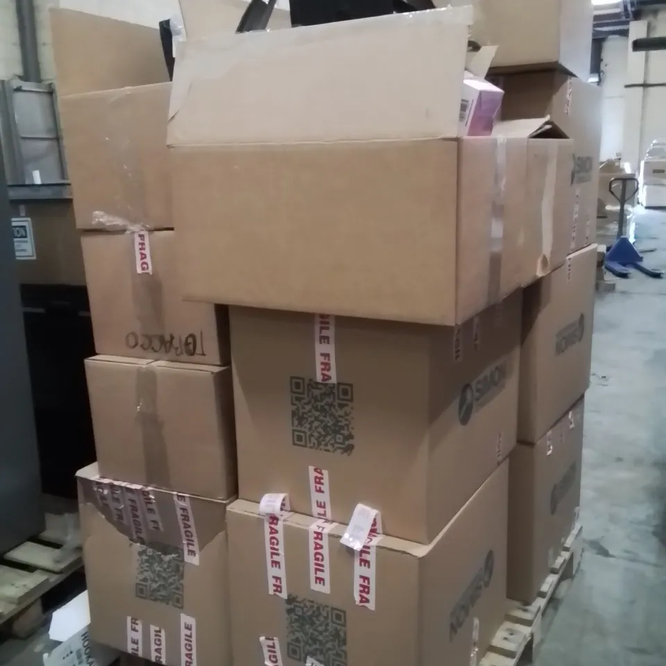 PALLET CONTAINING A LARGE QUANTITY OF TOBACCO PRODUCTS TO INCLUDE;VAPE CARTRIDGES,HERB GRINDERS,E-CIGARETTE,NICOTINE CHEWING GUM,CERAMIC BOWL,ROLLING PAPERS,E-CIGARETTE LIQUIDS