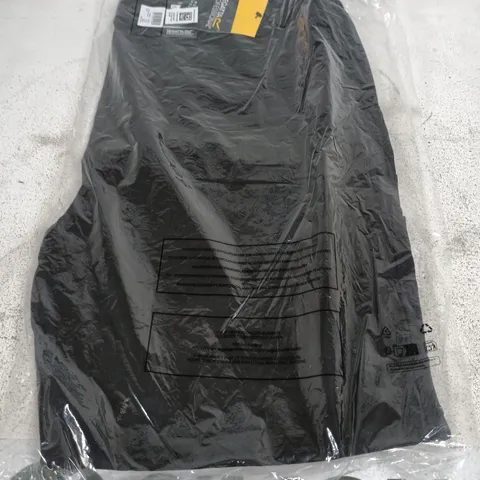 REGATTA TRJ500 PRO CARGO TROUSERS, BLACK - UK SIZE 38"