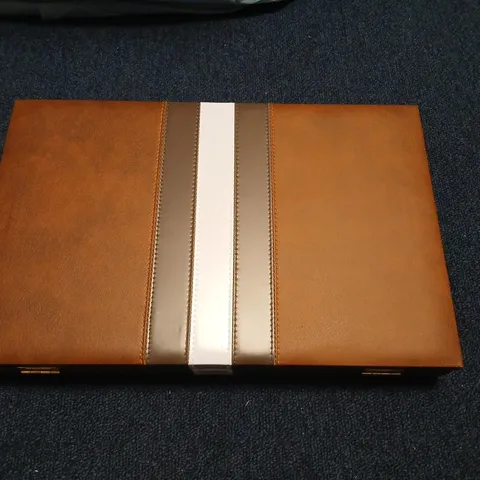 BACKGAMMON SET IN BROWN LEATHER CASE WITH DICE CUPS AND INSTRUCTION SHEET